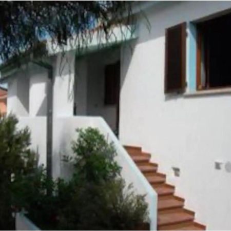 Casa Vacanze A Pochi Passi Dal Mare La Maddalena  Zewnętrze zdjęcie