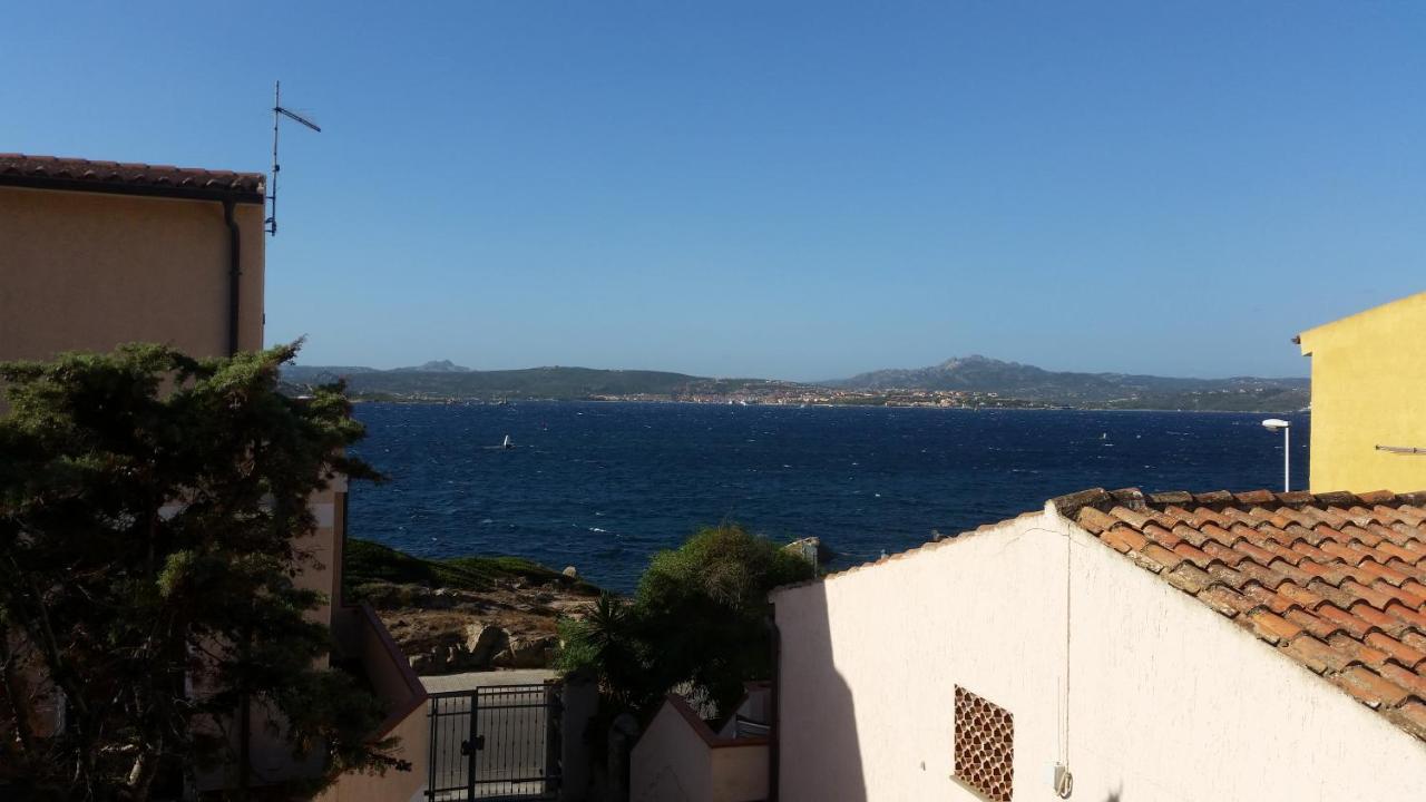 Casa Vacanze A Pochi Passi Dal Mare La Maddalena  Zewnętrze zdjęcie