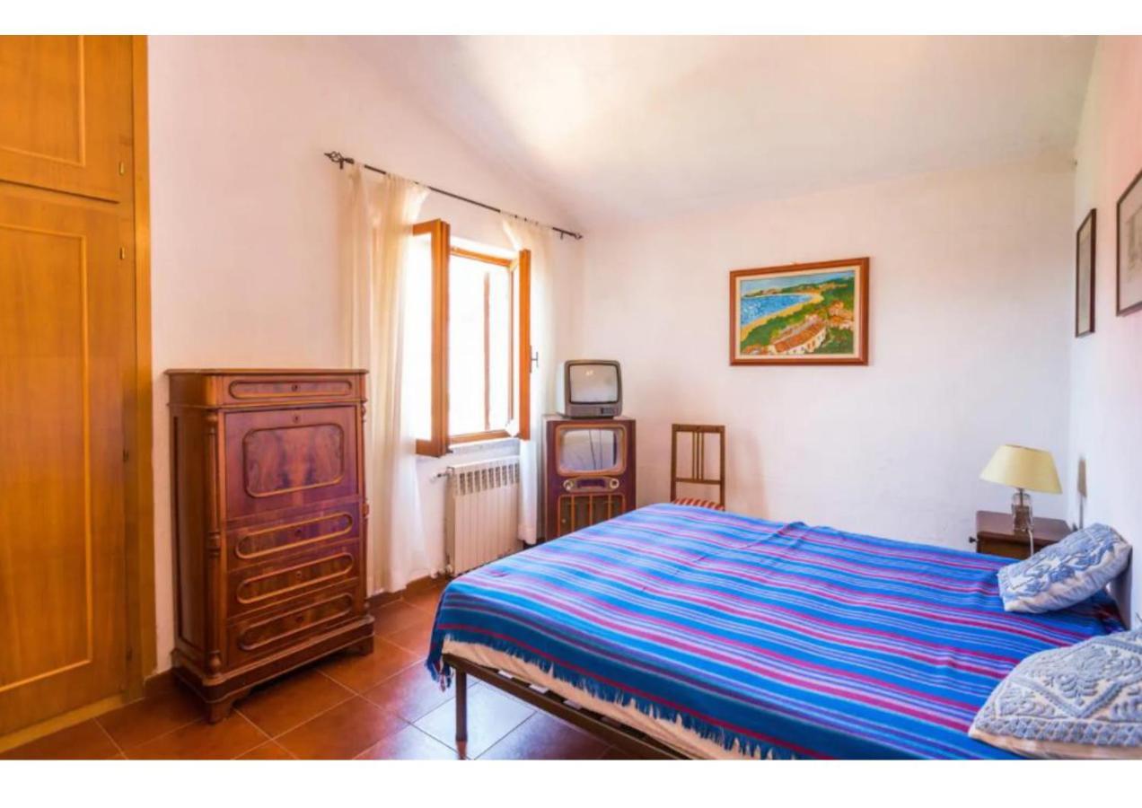 Casa Vacanze A Pochi Passi Dal Mare La Maddalena  Zewnętrze zdjęcie