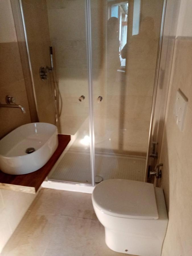 Casa Vacanze A Pochi Passi Dal Mare La Maddalena  Zewnętrze zdjęcie